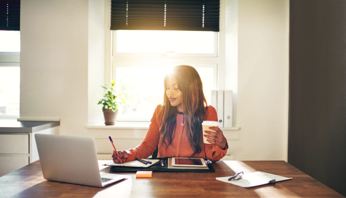 should I hire employees or independent contractors